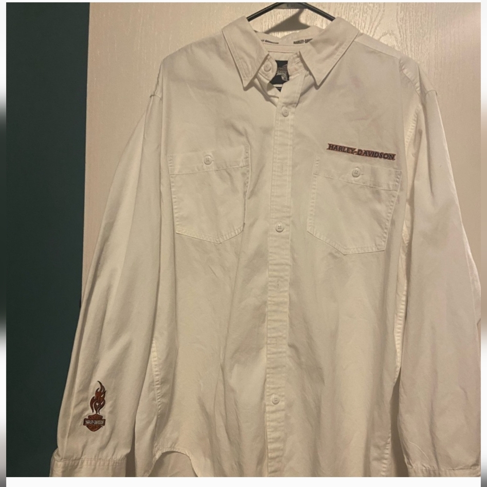 White Harley-Davidson long sleeve shirt